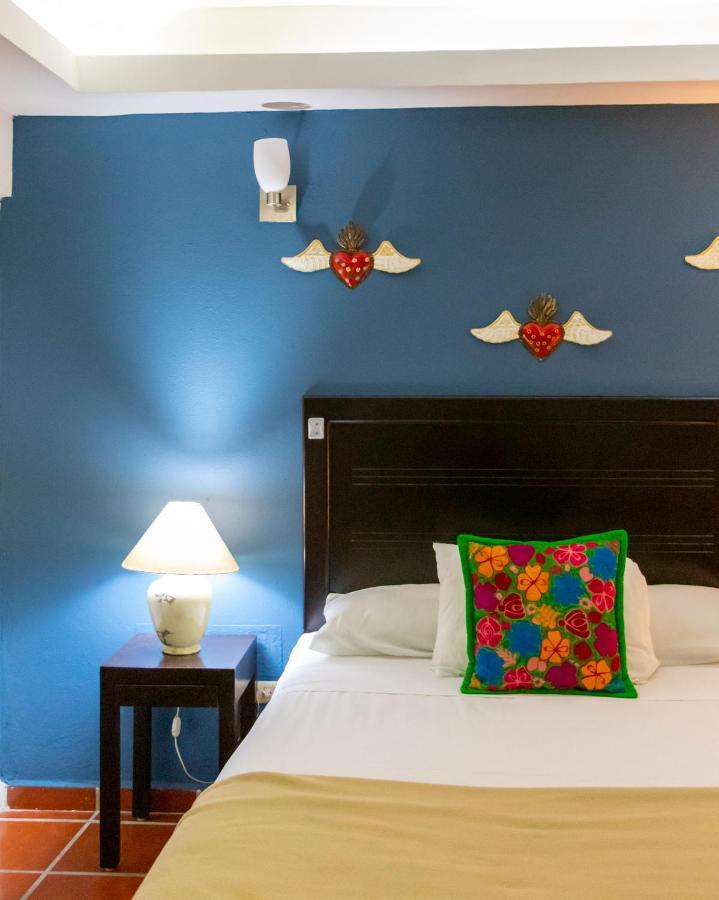 La Iguana Vallarta Lgbt Adults Only - Romantic Zone - Party Clubbing Street 푸에르토 발라타 외부 사진
