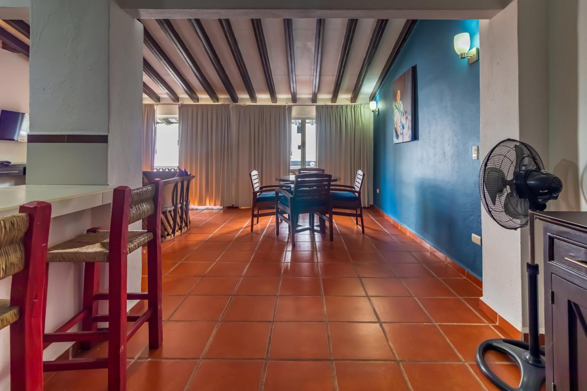 La Iguana Vallarta Lgbt Adults Only - Romantic Zone - Party Clubbing Street 푸에르토 발라타 외부 사진
