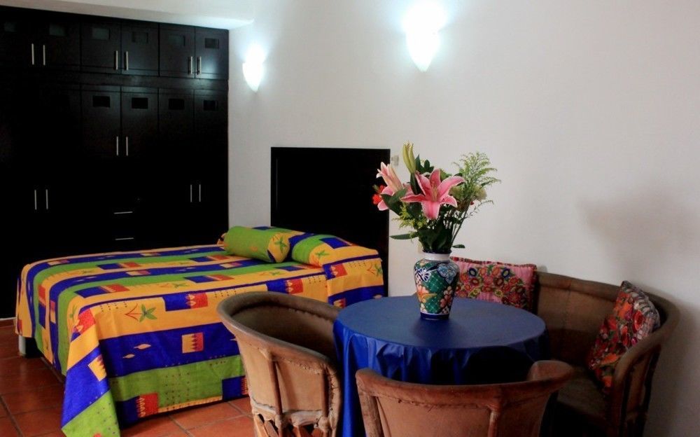 La Iguana Vallarta Lgbt Adults Only - Romantic Zone - Party Clubbing Street 푸에르토 발라타 외부 사진